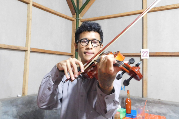 Yusuf Indra Jaya, Founder Cirebon Violin Community; Sukarela Ajarkan Biola, Ingin Ada Ruang Publik untuk Bermu