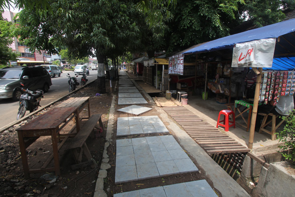 Satpol PP Bakal Tertibkan PKL Tenda Biru Semi Permanen di Jl Sudarsono