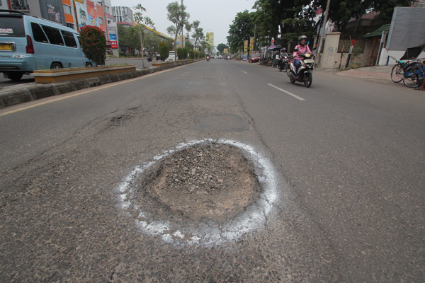 Diguyur Hujan, Jl Cipto Kini Punya 102 Lubang