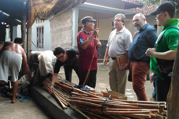 Mereka Datang karena Cirebon Industri Rotan Terbesar di Dunia