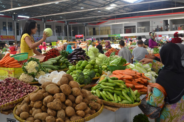 Hujan Terus, Suyuran di Pasar Masih Mahal