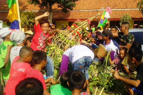 Sedekah Bumi di Desa Playangan, Berbagi saat Panen Melimpah