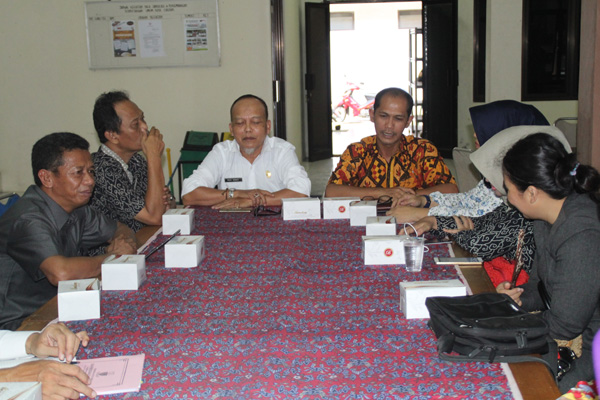 Perpustakaan 400; Panas, Pengap dan Kurang Buku