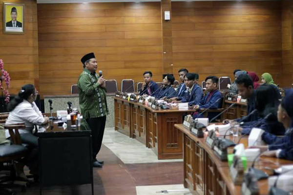 Mahasiswa Unwir Ingin Tahu Cara Membuat Perda