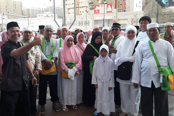 Umrah Jamaah Darul Falah Tour (9); Ketemu Diana Sastra, Nembang Bareng “Abot Ninggale”