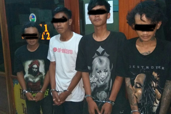 Polisi Ringkus 4 Pemuda Pesta Ganja, Kejar Pemasok