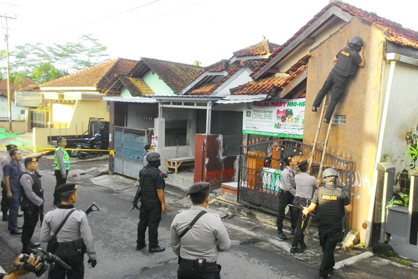 Terkait Bom Panci, Densus 88 Tangkap Sekeluarga di Tasikmalaya