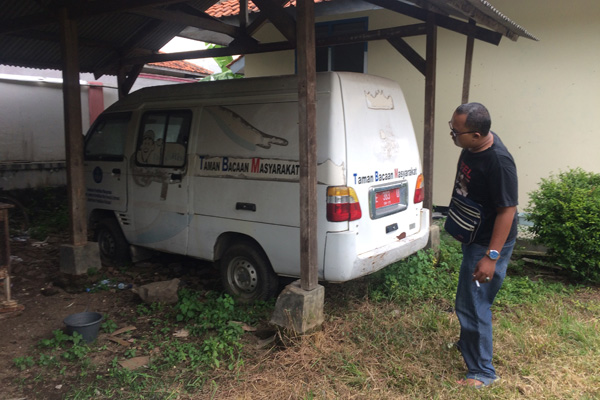 Mobil Keliling Taman Bacaan Masyarakat Jadi Rongsokan