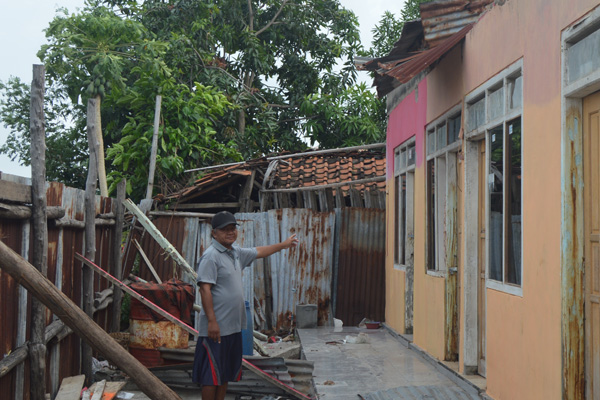 Warga Jatibarang Trauma Puting Beliung