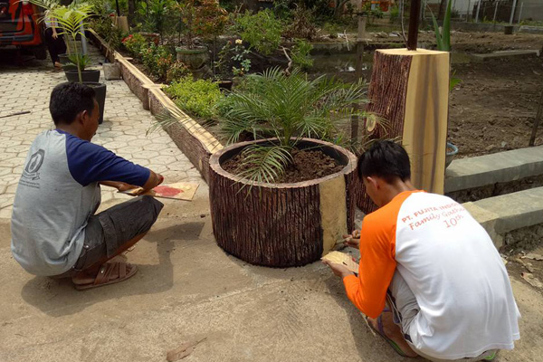 Di Luar Jam Kerja, Pamong Desa Cangko Belajar Wirausaha