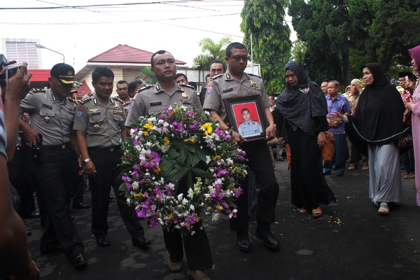 Pilot Skytruck Asal Kuningan Dipastikan Hilang, Keluarga hanya Terima Barang Pribadi Korban