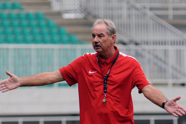 Piala AFF Terakhir, Riedl Berniat Mundur