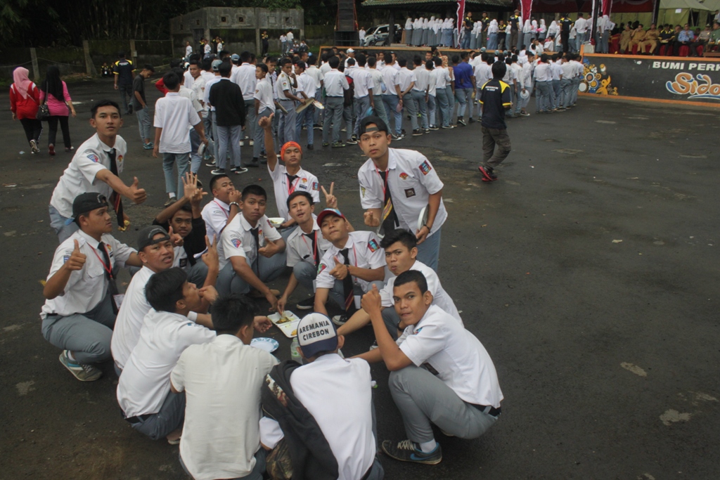 Cegah Tawuran, Siswa SMK Se-Kabupaten Kuningan Ikuti Kemah Persaudaraan