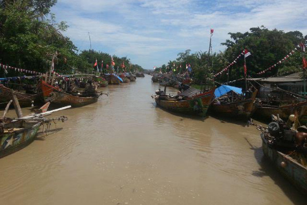 Nelayan Suranenggala Keluhkan Kondisi Sungai Karangsambung