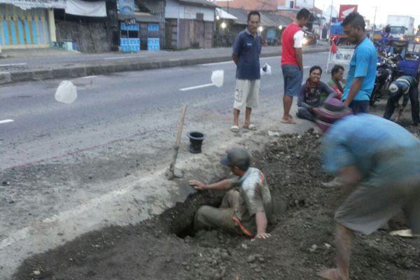 Pipa Bocor di Kandanghaur, Jaringan PDAM Terganggu