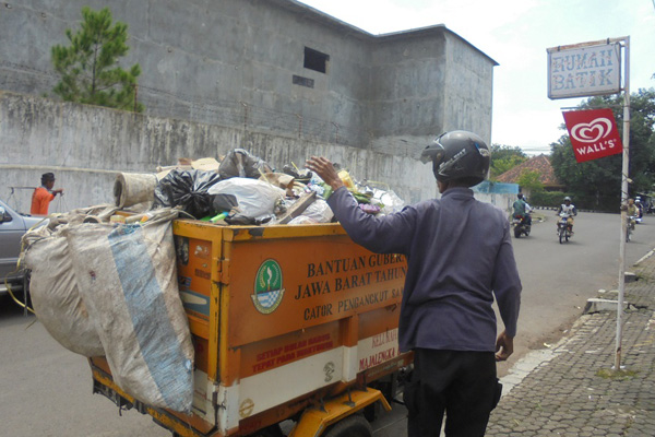 Masyarakat Sutawangi Belum Sadar Menjaga Lingkungan