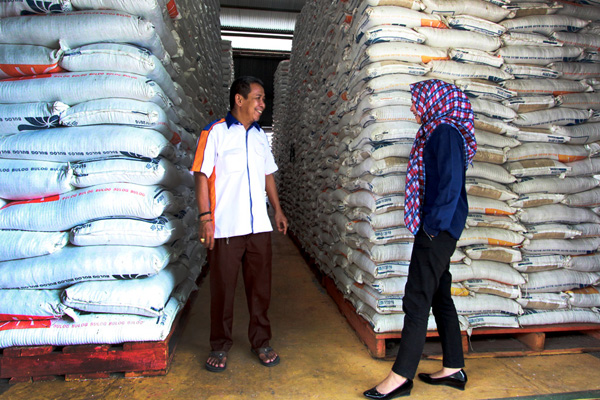 Lampaui Target, Bulog Indramayu Pasok Beras Luar Pulau