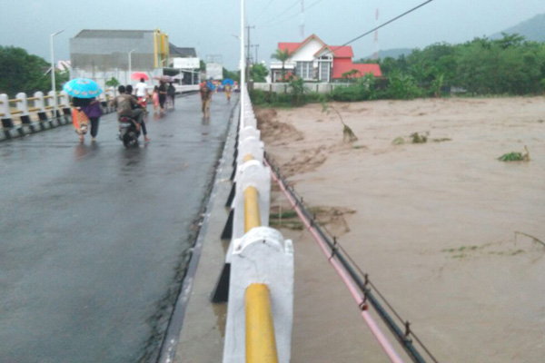 Sungai Cijangkelok Meluap, 6 Desa di Cibingbin Kuningan Banjir Bandang