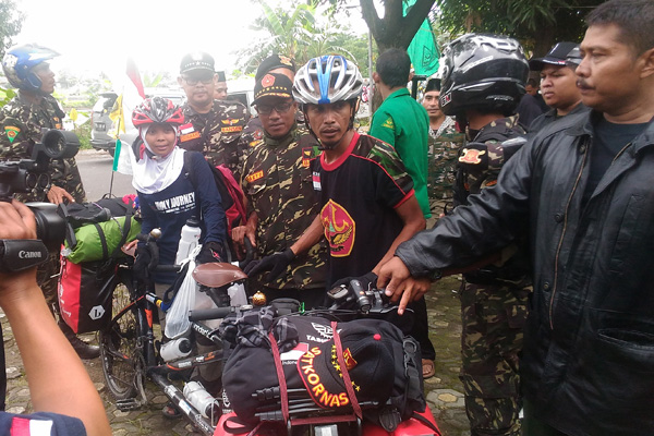 Sambangi Cirebon, Banser Ini Gowes Keliling Dunia Bawa Pesan Damai