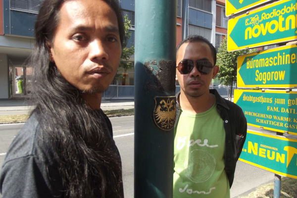 Duo Senyawa, Grup Musik Eksperimen dari Jogja yang Ngetop di Mancanegara   