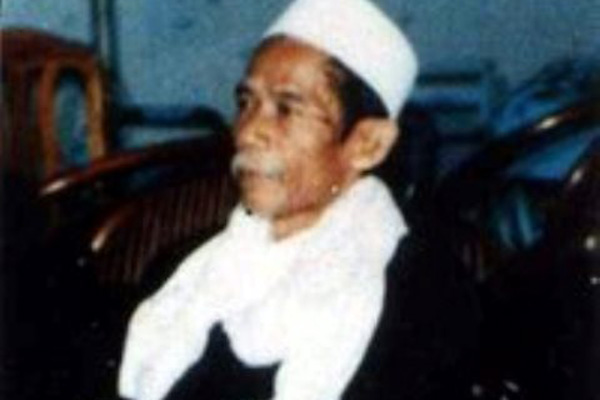 Innalillahi… Ulama Kharismatik KH Makhtum Hannan Wafat