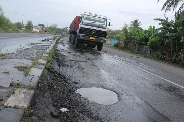 Diguyur Hujan Jalan Pantura Kembali Rusak