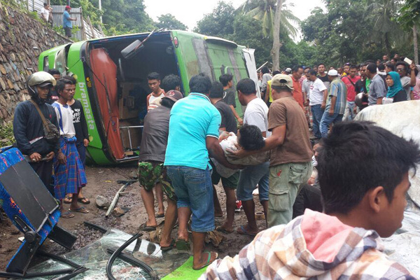 Rombongan Pegawai Dispenda Cirebon Kecelakaan di Lombok, 2 Tewas