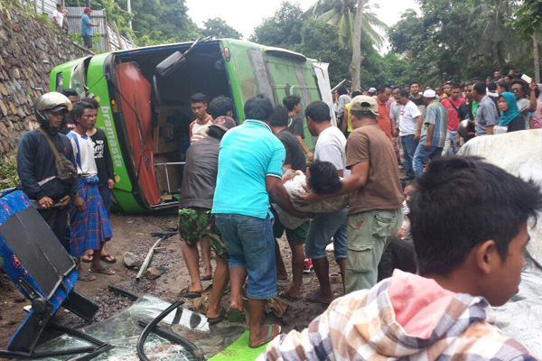 Begini Kronologi Rombongan Pegawai Dispenda Cirebon Kecelakaan di Lombok