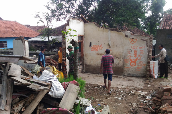 Kasihan, Rumah Janda 3 Anak Ambruk, 1 Korban Luka Tertimbun