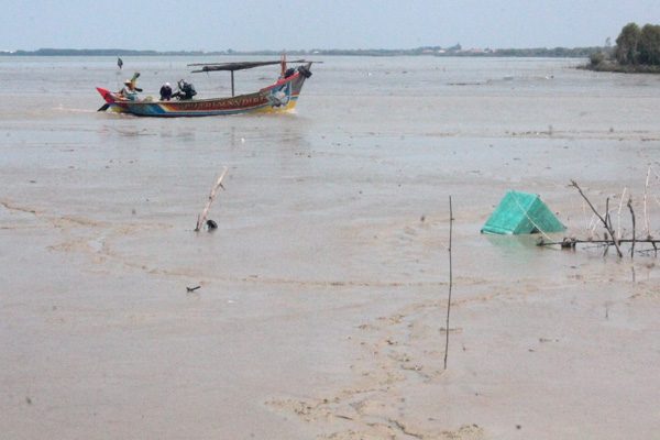 Sedimentasi Pantai Ender Tinggi Bikin Sulit Nelayan Bersandar