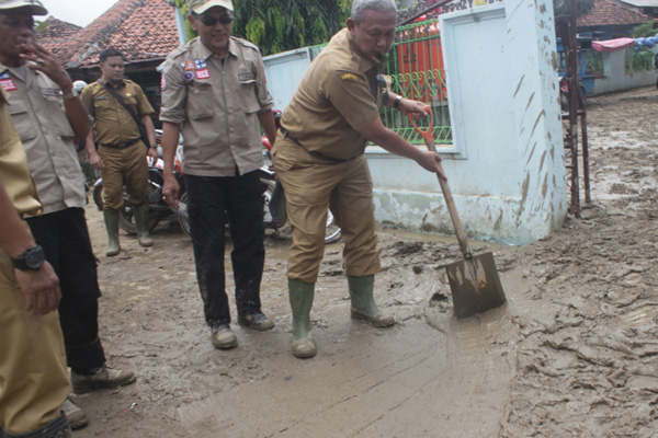 Ratusan Rumah Warga Cibingbin Kuningan Terendam Banjir Bandang