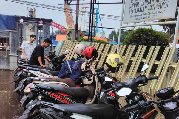 Parkir di Alun-alun Jatwiangi Rp3 Ribu/Motor