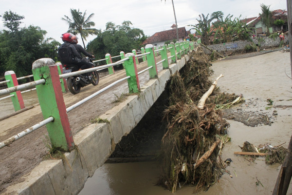 Merata, Banjir Menerjang wilayah Ciayumajakuning