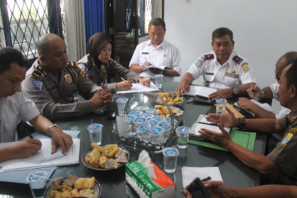 Banyak Tukang Parkir, yang Resmi Cuma 167 Orang 