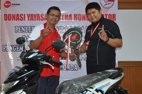 DAM Donasikan 18 Motor Honda ke 18 SMK