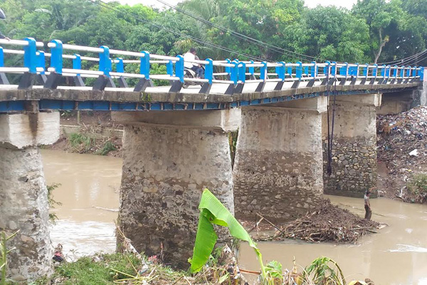 Sungai Meluap, Jembatan Karangsambung Arjawinangun Patah