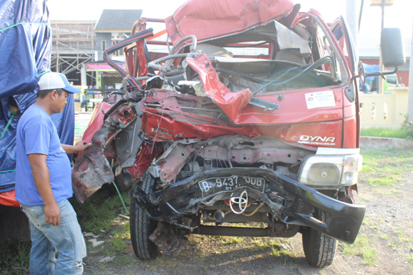 Tabrak Tronton Mogok, Pengemudi Truk Tewas di Patrol