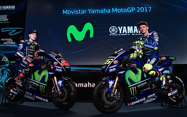 MotoGP, Rossi-Vinales Ngobrol Sambil Main Catur