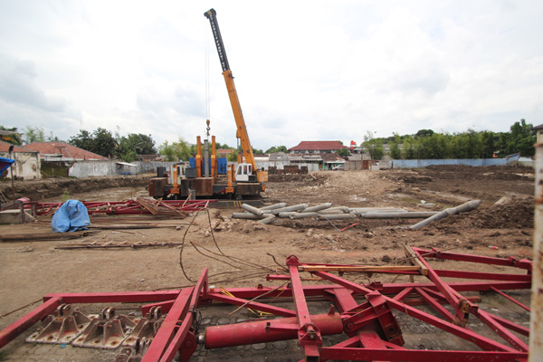 Kontraktor Gedung Setda Merevisi Target