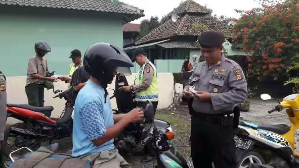 Razia Gabungan Polres Cirebon, Cegah Kejahatan di Jalanan