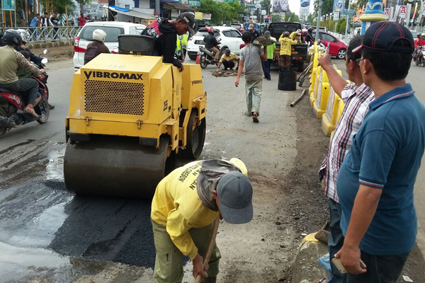 Walikota Cari yang Bilang “Kota 1000 Lubang”