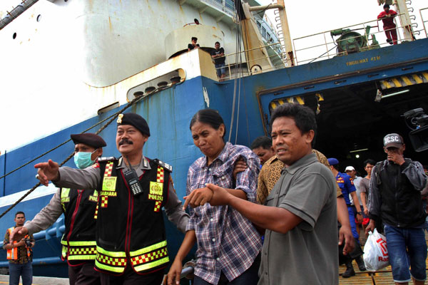 2 Malam Bertahan Melawan Ombak 3 Meter