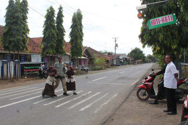 SDN Walahar Pasang Rambu Darurat