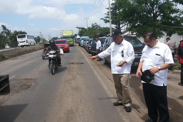 Menteri PU Tinjau Jalan Pantura, Targetkan Penambalan 2 Pekan