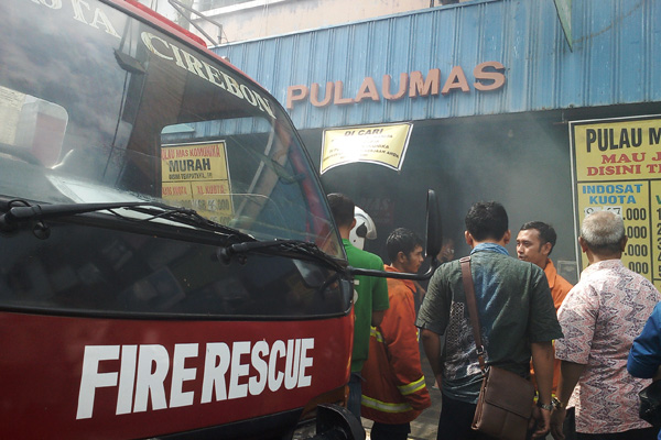 Diduga Korsleting Genset, Toko Pulaumas di Pulasaren Terbakar