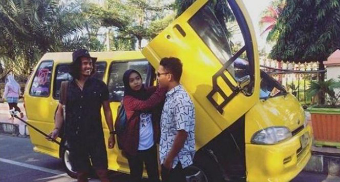 Angkot Berasa Ferrari Jadi Viral di Medsos, Gimana ya Kalau Ada di Cirebon?