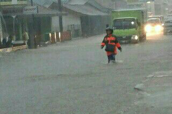 Drainase Buruk Penyebab Banjir Cilimus