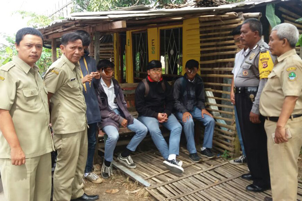 Lihat Siswa Bolos Sekolah, Lapor Polisi