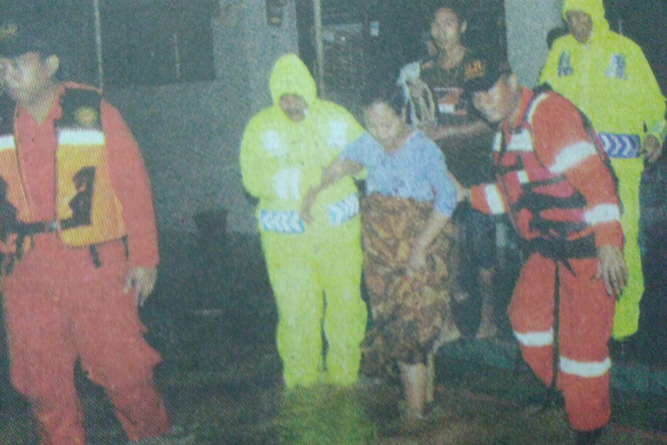 Bumil Terjebak Banjir, Sore Mau Lahiran, Baru Dievakusi Jam 10 Malam