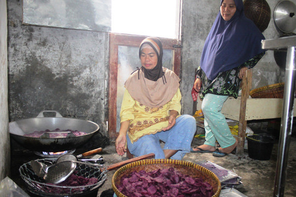 Berlibur ke Kuningan, Coba Penganan Khas Gemblong Boled RPL